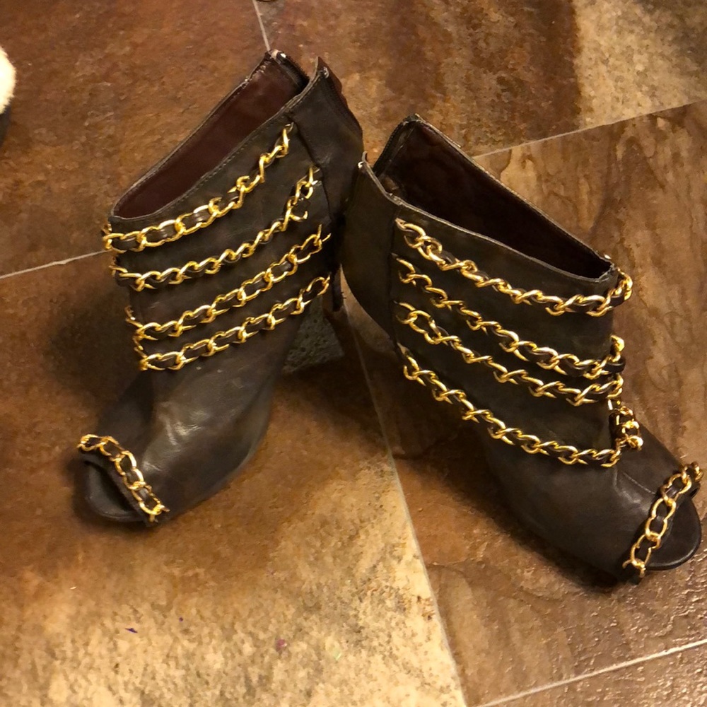 Ankle boots